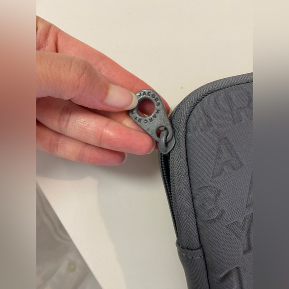 Marc Jacobs Tablet electronics Case bag in soft gray Dreamy Neoprene logo NWT - Picture 6 of 12